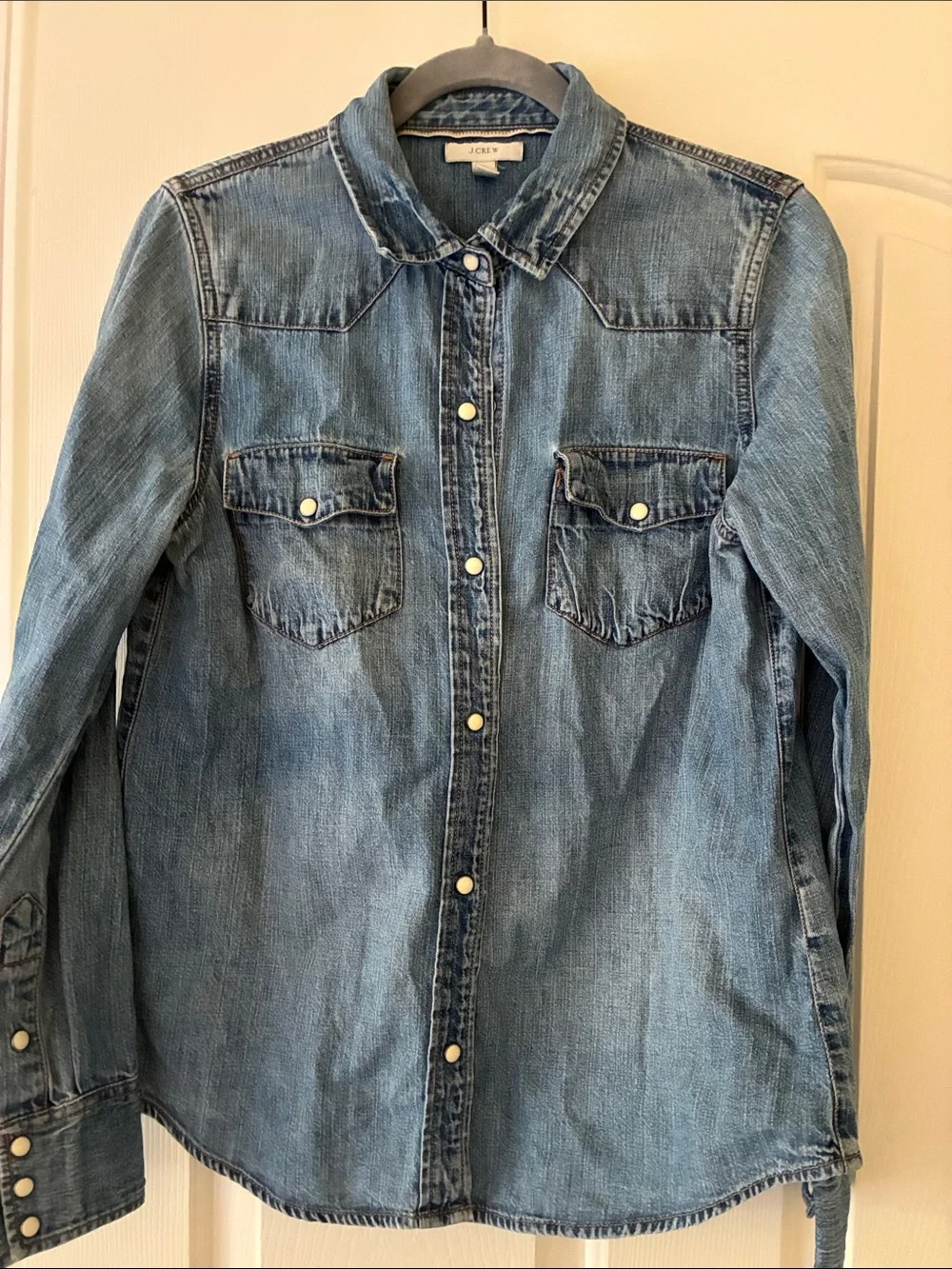 Casual Women's Denim Button-Front Shirt - Light Blue